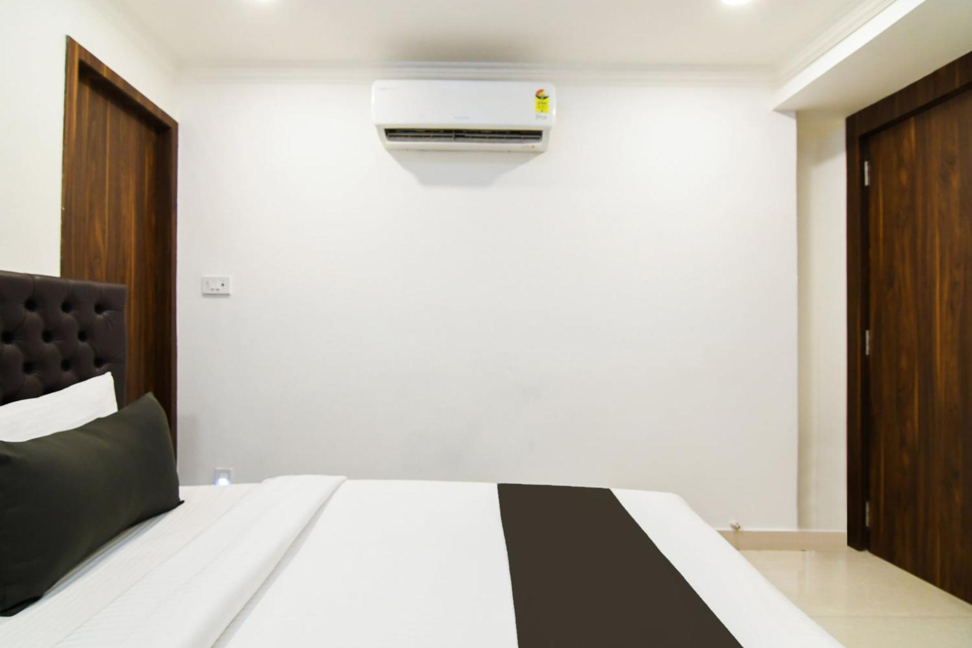 Super Hotel O Eminent Hotel โกลกาตา ภายนอก รูปภาพ